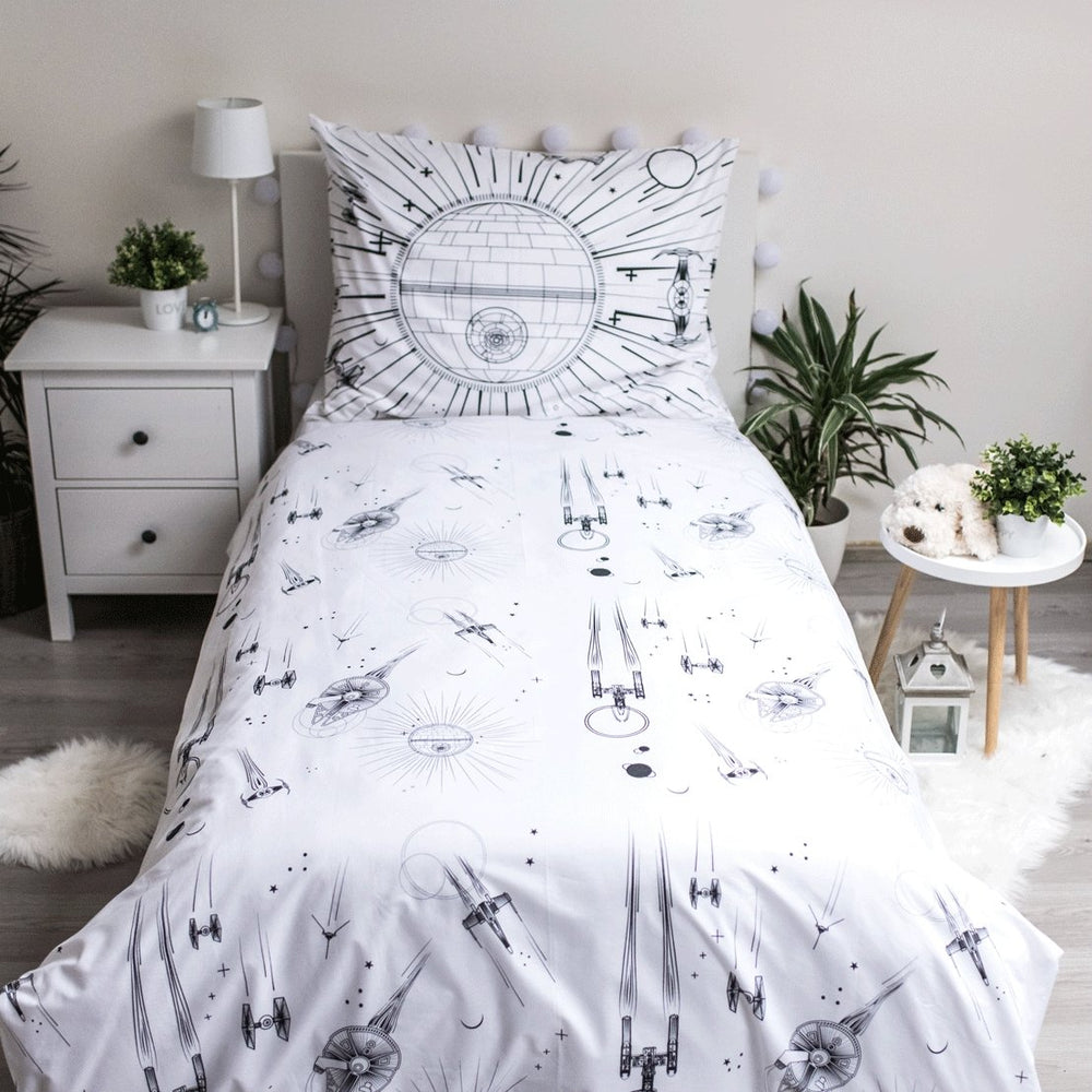 Star Wars Raumschiffe Todesstern Bettwäsche 140x200 cm + 70x90 cm mit Leuchteffekt von diliras.com | Dein Shop für Bettwäsche Kinder