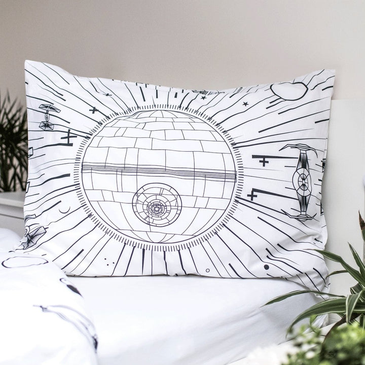 Star Wars Raumschiffe Todesstern Bettwäsche 140x200 cm + 70x90 cm mit Leuchteffekt von diliras.com | Dein Shop für Bettwäsche Kinder